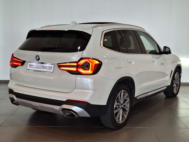 BMW X3 xDrive20d color Blanco. Año 2021. 140KW(190CV). Diésel. En concesionario Tormes Motor de Salamanca