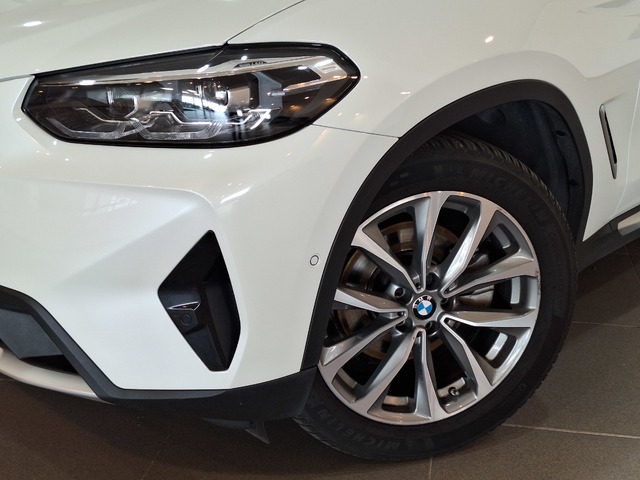 BMW X3 xDrive20d color Blanco. Año 2021. 140KW(190CV). Diésel. En concesionario Tormes Motor de Salamanca