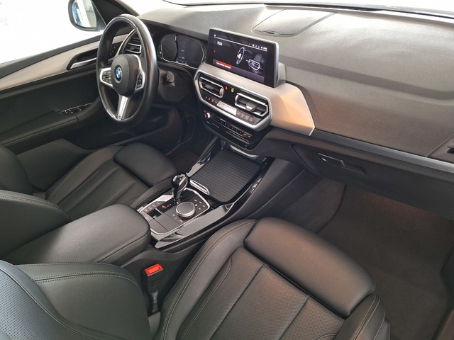 BMW X3 xDrive20d color Blanco. Año 2021. 140KW(190CV). Diésel. En concesionario Tormes Motor de Salamanca
