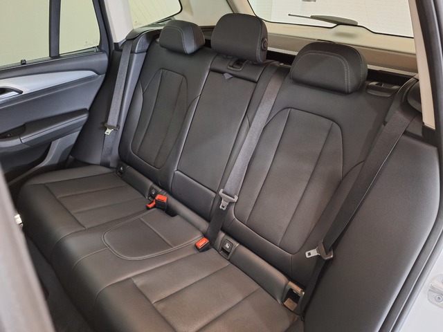 BMW X3 xDrive20d color Blanco. Año 2021. 140KW(190CV). Diésel. En concesionario Tormes Motor de Salamanca