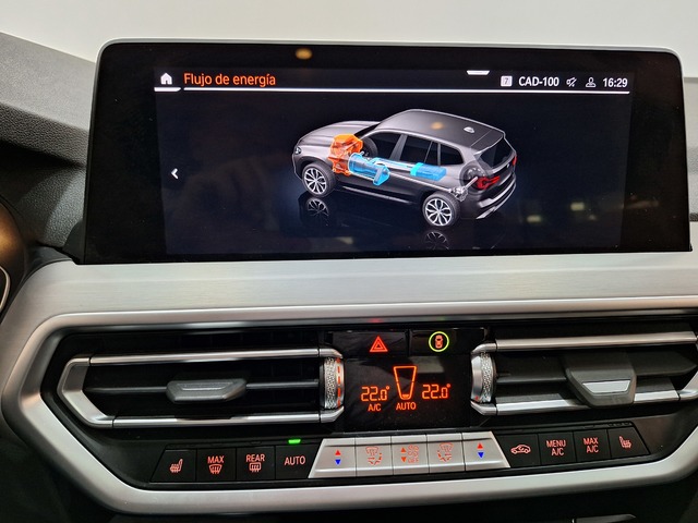 BMW X3 xDrive20d color Blanco. Año 2021. 140KW(190CV). Diésel. En concesionario Tormes Motor de Salamanca