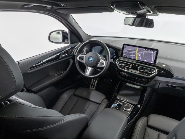 BMW iX3 M Sport color Blanco. Año 2024. 210KW(286CV). Eléctrico. En concesionario Oliva Motor Girona de Girona
