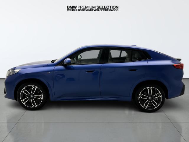 BMW X2 sDrive18d color Azul. Año 2024. 110KW(150CV). Diésel. En concesionario Automotor Premium Viso - Málaga de Málaga