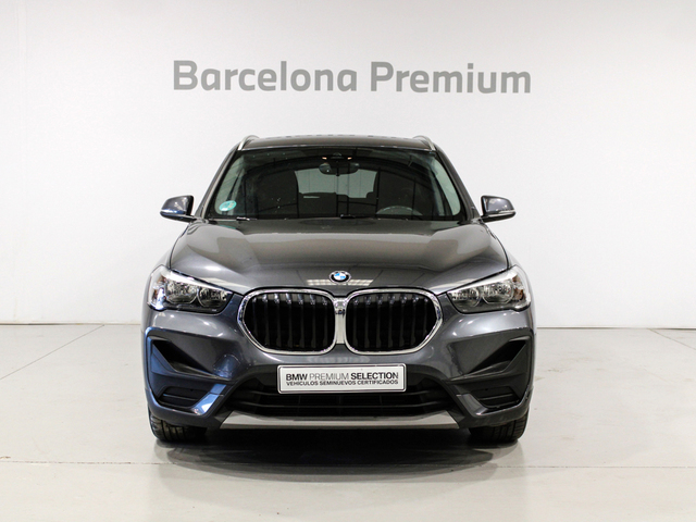 BMW X1 sDrive18d color Gris. Año 2022. 110KW(150CV). Diésel. En concesionario Barcelona Premium -- GRAN VIA de Barcelona