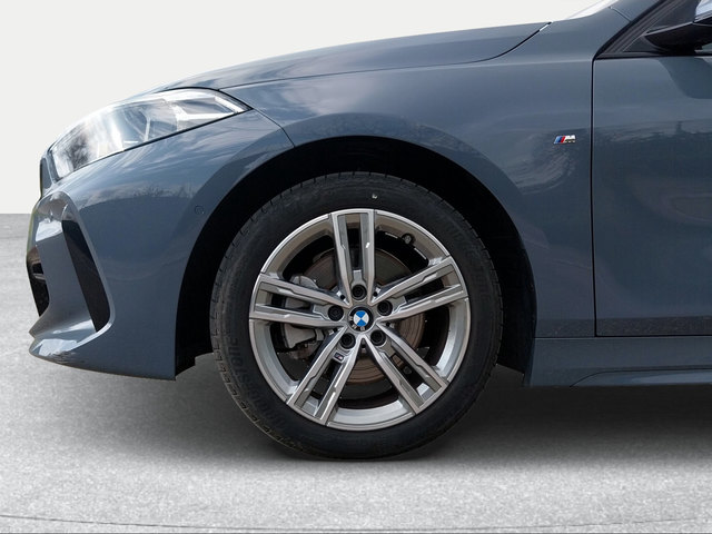 BMW Serie 1 118d color Gris. Año 2024. 110KW(150CV). Diésel. En concesionario San Rafael Motor, S.L. de Córdoba