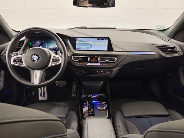 BMW Serie 1 118d color Blanco. Año 2024. 110KW(150CV). Diésel. En concesionario Autoberón de La Rioja