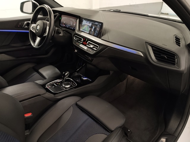 BMW Serie 1 118d color Blanco. Año 2024. 110KW(150CV). Diésel. En concesionario Autoberón de La Rioja