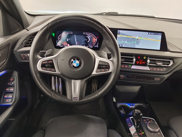 BMW Serie 1 118d color Blanco. Año 2024. 110KW(150CV). Diésel. En concesionario Autoberón de La Rioja