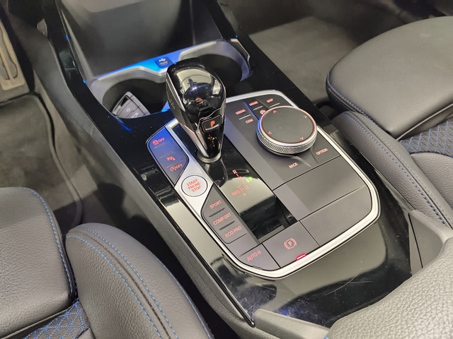 BMW Serie 1 118d color Blanco. Año 2024. 110KW(150CV). Diésel. En concesionario Autoberón de La Rioja