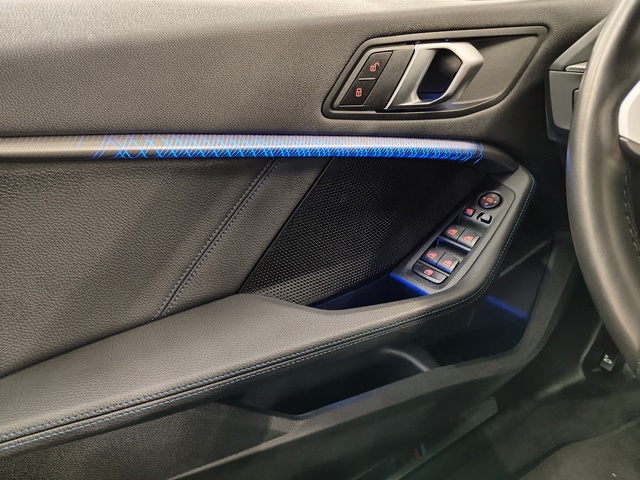 BMW Serie 1 118d color Blanco. Año 2024. 110KW(150CV). Diésel. En concesionario Autoberón de La Rioja