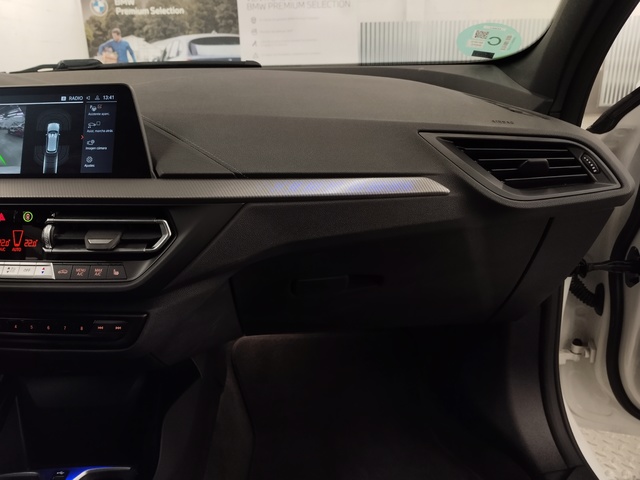 BMW Serie 1 118d color Blanco. Año 2024. 110KW(150CV). Diésel. En concesionario Autoberón de La Rioja