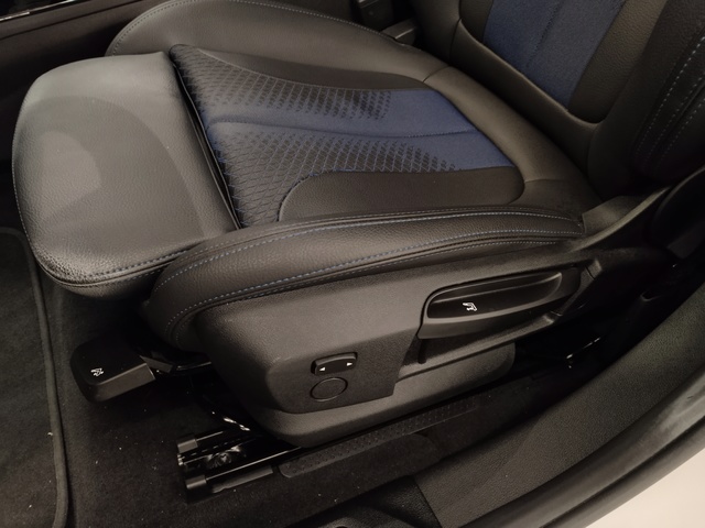 BMW Serie 1 118d color Blanco. Año 2024. 110KW(150CV). Diésel. En concesionario Autoberón de La Rioja