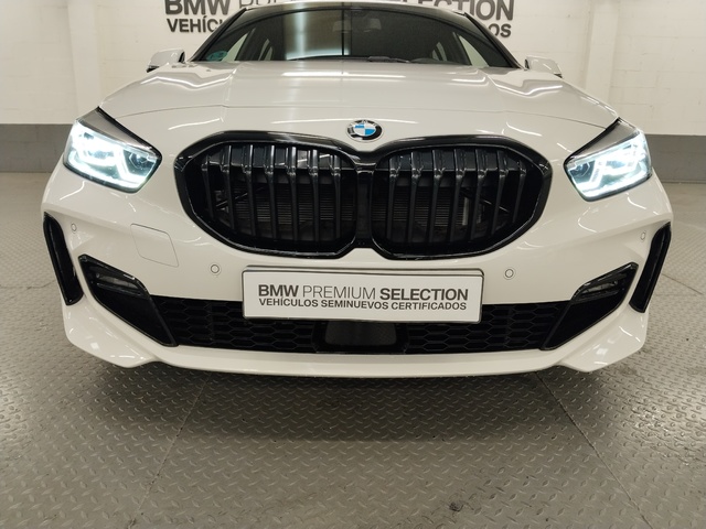 BMW Serie 1 118d color Blanco. Año 2024. 110KW(150CV). Diésel. En concesionario Autoberón de La Rioja
