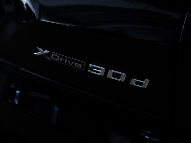 BMW X5 xDrive30d color Negro. Año 2019. 195KW(265CV). Diésel. En concesionario BMW Fuenteolid Valladolid de Valladolid