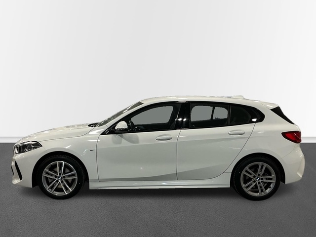 BMW Serie 1 116d color Blanco. Año 2021. 85KW(116CV). Diésel. En concesionario Engasa S.A. de Valencia