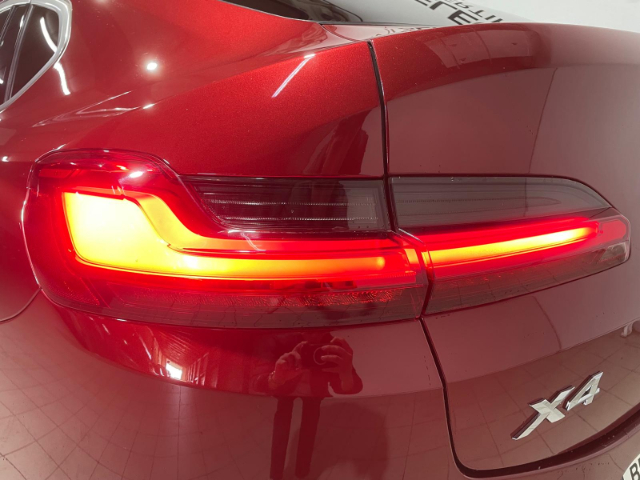 BMW X4 xDrive20d color Rojo. Año 2020. 140KW(190CV). Diésel. En concesionario Hispamovil, Torrevieja de Alicante