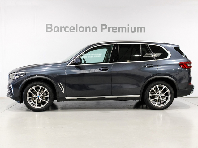 BMW X5 xDrive30d color Gris. Año 2019. 195KW(265CV). Diésel. En concesionario Barcelona Premium -- GRAN VIA de Barcelona