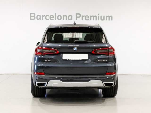 BMW X5 xDrive30d color Gris. Año 2019. 195KW(265CV). Diésel. En concesionario Barcelona Premium -- GRAN VIA de Barcelona