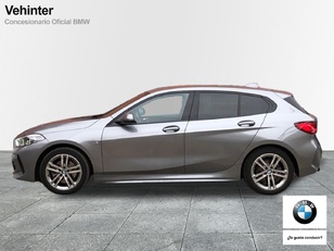 Fotos de BMW Serie 1 118d color Gris. Año 2023. 110KW(150CV). Diésel. En concesionario Vehinter Aguacate de Madrid
