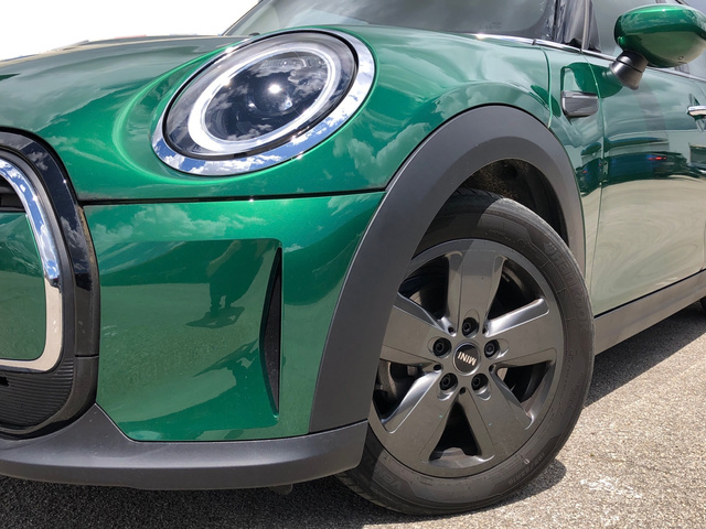fotoG 5 del MINI MINI 5 Puertas Cooper 100 kW (136 CV) 136cv Gasolina del 2024 en Madrid