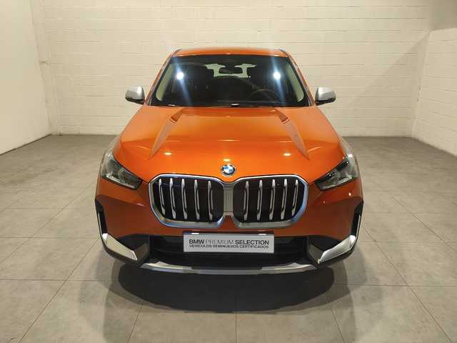 BMW X1 sDrive18i color Naranja. Año 2023. 100KW(136CV). Gasolina. En concesionario MOTOR MUNICH S.A.U  - Terrassa de Barcelona