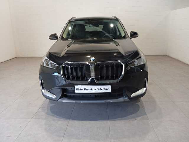 BMW X1 sDrive18i color Negro. Año 2024. 100KW(136CV). Gasolina. En concesionario Motor Munich - Terrassa - VO de Barcelona