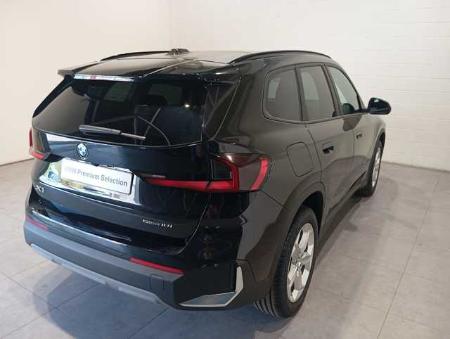 BMW X1 sDrive18i color Negro. Año 2024. 100KW(136CV). Gasolina. En concesionario Motor Munich - Terrassa - VO de Barcelona