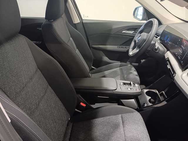 BMW X1 sDrive18i color Negro. Año 2024. 100KW(136CV). Gasolina. En concesionario Motor Munich - Terrassa - VO de Barcelona