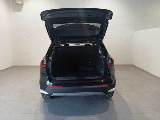BMW X1 sDrive18i color Negro. Año 2024. 100KW(136CV). Gasolina. En concesionario Motor Munich - Terrassa - VO de Barcelona