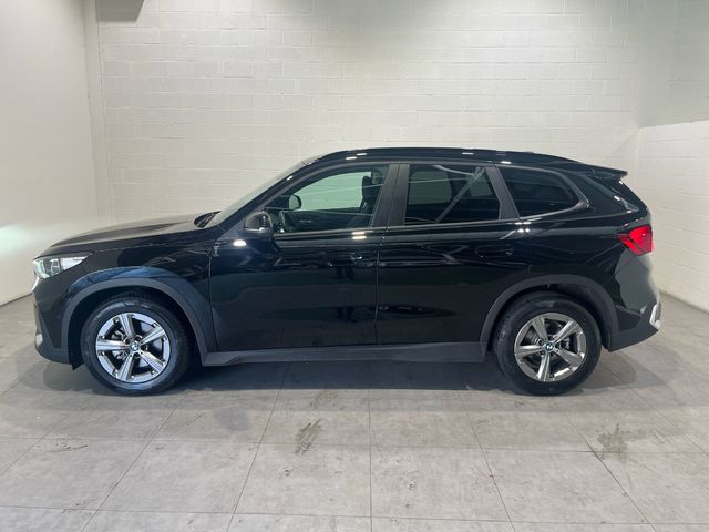 BMW X1 sDrive18d color Negro. Año 2023. 110KW(150CV). Diésel. En concesionario Motor Munich - Terrassa - VO de Barcelona