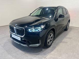 Fotos de BMW X1 sDrive18d color Negro. Año 2023. 110KW(150CV). Diésel. En concesionario Motor Munich - Terrassa - VO de Barcelona