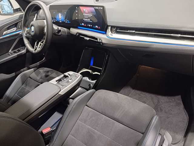 BMW X1 xDrive25e color Blanco. Año 2024. 180KW(245CV). Híbrido Electro/Gasolina. En concesionario Motor Munich - Terrassa - VO de Barcelona