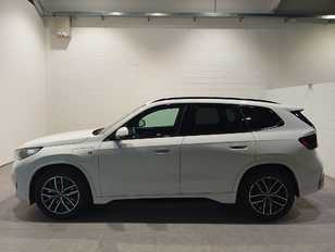 Fotos de BMW X1 xDrive25e color Blanco. Año 2024. 180KW(245CV). Híbrido Electro/Gasolina. En concesionario Motor Munich - Terrassa - VO de Barcelona