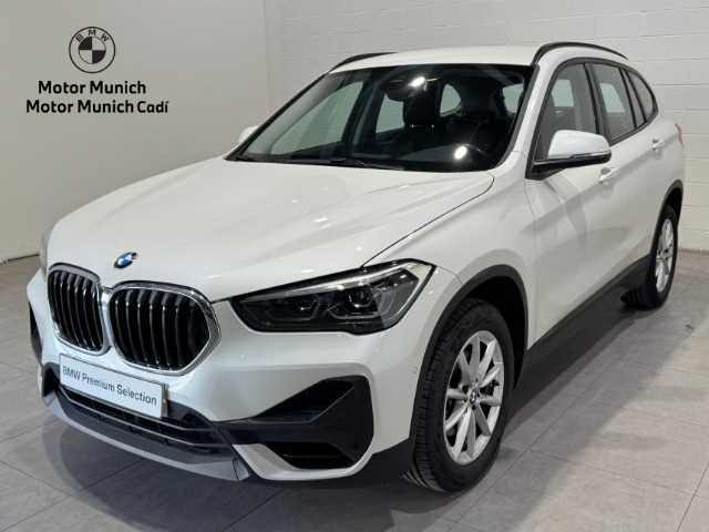 BMW X1 sDrive18i color Blanco. Año 2020. 103KW(140CV). Gasolina. En concesionario MOTOR MUNICH S.A.U  - Terrassa de Barcelona