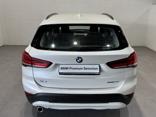 BMW X1 sDrive18i color Blanco. Año 2020. 103KW(140CV). Gasolina. En concesionario MOTOR MUNICH S.A.U  - Terrassa de Barcelona