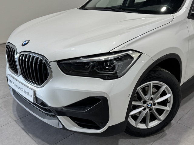 BMW X1 sDrive18i color Blanco. Año 2020. 103KW(140CV). Gasolina. En concesionario MOTOR MUNICH S.A.U  - Terrassa de Barcelona