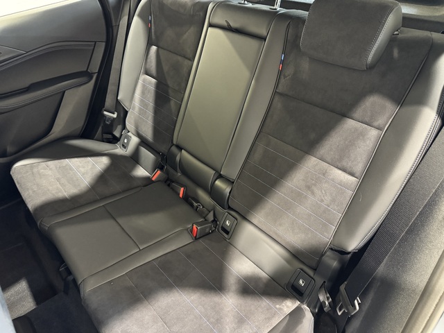 BMW Serie 2 220i Active Tourer color Gris. Año 2024. 125KW(170CV). Gasolina. En concesionario Motor Munich - Terrassa - VO de Barcelona