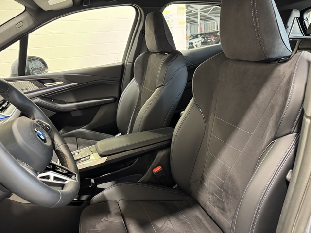 BMW Serie 2 220i Active Tourer color Gris. Año 2024. 125KW(170CV). Gasolina. En concesionario Motor Munich - Terrassa - VO de Barcelona