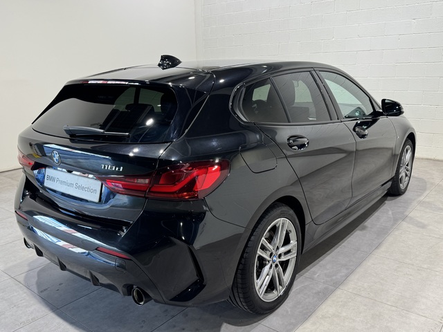 BMW Serie 1 118d color Negro. Año 2024. 110KW(150CV). Diésel. En concesionario Motor Munich - Terrassa - VO de Barcelona