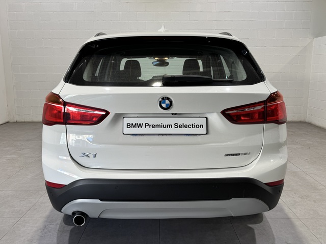 BMW X1 sDrive18i color Blanco. Año 2019. 103KW(140CV). Gasolina. En concesionario Motor Munich - Terrassa - VO de Barcelona