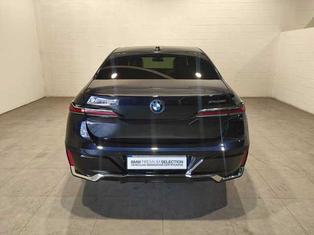 BMW i7 xDrive60 color Negro. Año 2023. 400KW(544CV). Eléctrico. En concesionario MOTOR MUNICH S.A.U  - Terrassa de Barcelona