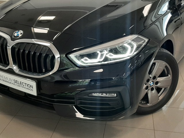 BMW Serie 1 118i color Negro. Año 2021. 103KW(140CV). Gasolina. En concesionario Automoviles Bertolin, S.L. de Valencia