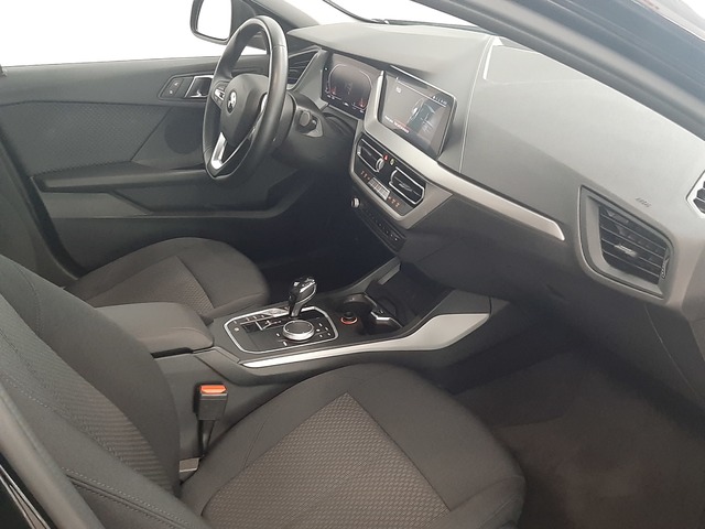 BMW Serie 1 118i color Negro. Año 2021. 103KW(140CV). Gasolina. En concesionario Automoviles Bertolin, S.L. de Valencia