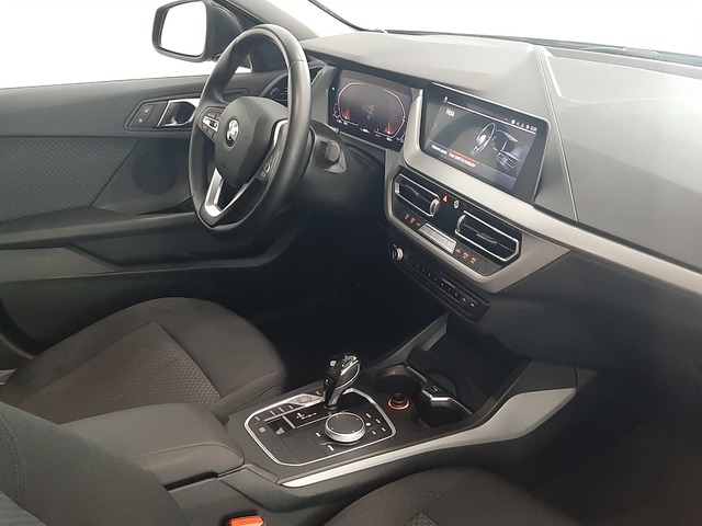 BMW Serie 1 118i color Negro. Año 2021. 103KW(140CV). Gasolina. En concesionario Automoviles Bertolin, S.L. de Valencia