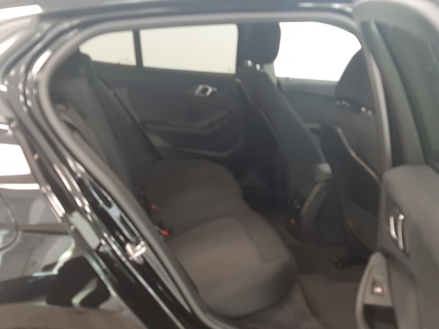 BMW Serie 1 118i color Negro. Año 2021. 103KW(140CV). Gasolina. En concesionario Automoviles Bertolin, S.L. de Valencia