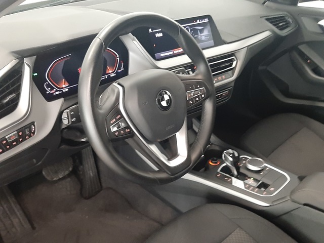 BMW Serie 1 118i color Negro. Año 2021. 103KW(140CV). Gasolina. En concesionario Automoviles Bertolin, S.L. de Valencia