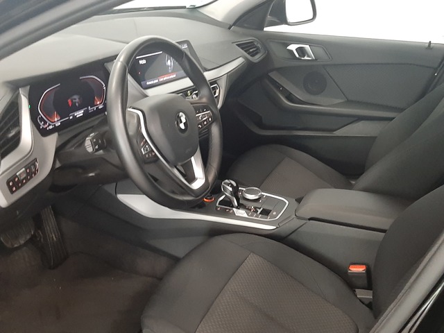 BMW Serie 1 118i color Negro. Año 2021. 103KW(140CV). Gasolina. En concesionario Automoviles Bertolin, S.L. de Valencia