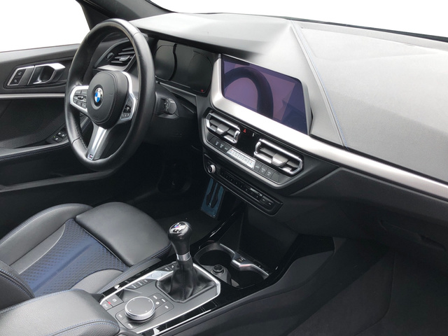 BMW Serie 1 118d color Blanco. Año 2020. 110KW(150CV). Diésel. En concesionario Auto Premier, S.A. - ALCALÁ DE HENARES de Madrid