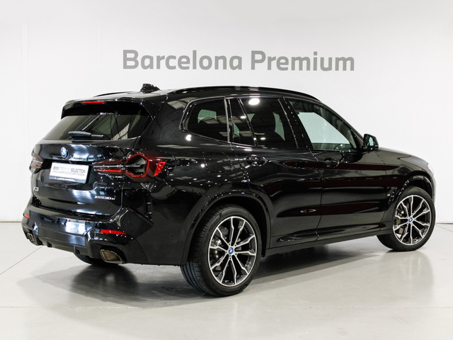 BMW X3 xDrive30e color Negro. Año 2024. 215KW(292CV). Híbrido Electro/Gasolina. En concesionario Barcelona Premium -- GRAN VIA de Barcelona