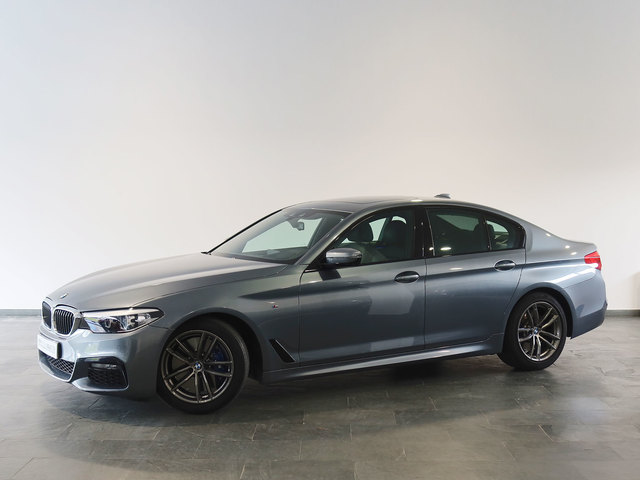 BMW Serie 5 540i color Azul. Año 2019. 250KW(340CV). Gasolina. En concesionario Autogal de Ourense